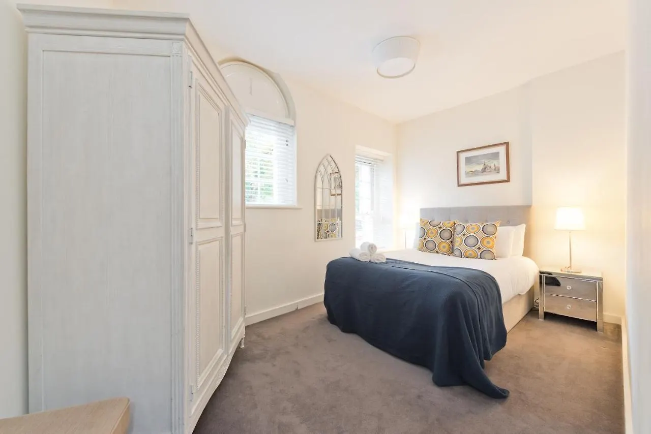 The Eamon Devalera Suite - Hiphipstay Dublin Apartment