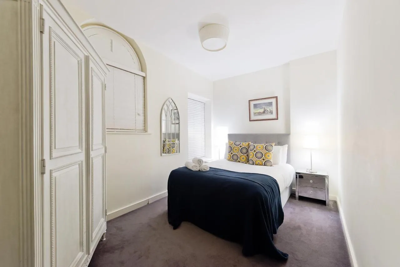 The Eamon Devalera Suite - Hiphipstay Dublin Apartment